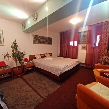 Brasovia Apartment Luaran gambar